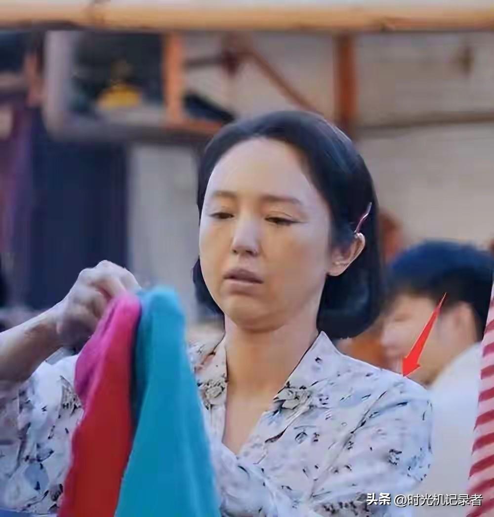 董璇这脸怎么啦，拍戏时候难道医美没恢复，看起来脸是肿的。
董璇很漂亮，为什么这短