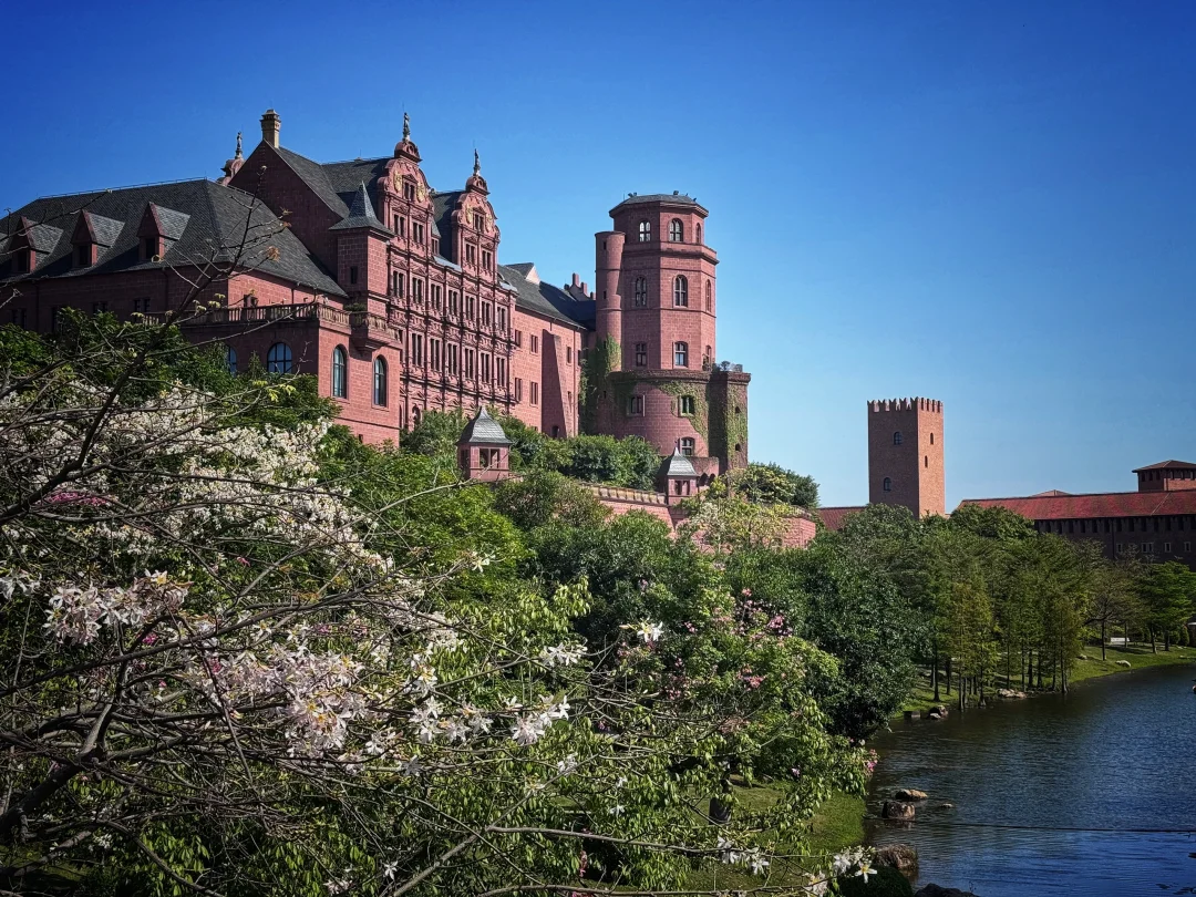 打卡了华为松山湖基地！环境好到飞起！