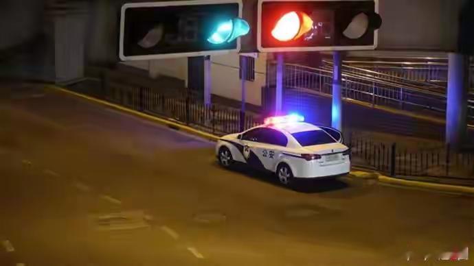 “暖心护航”，诠释以人为本的执法温度
“暖心护航”，诠释以人为本的执法温度

在