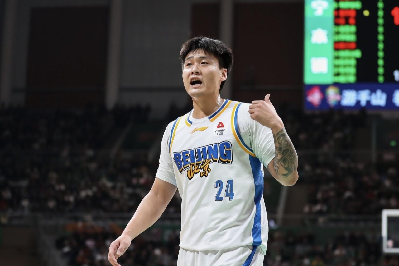 杜锋左右为难！北京男篮的内线和外线不可能同时被限制！

拥有麦基和周琦两大顶级内