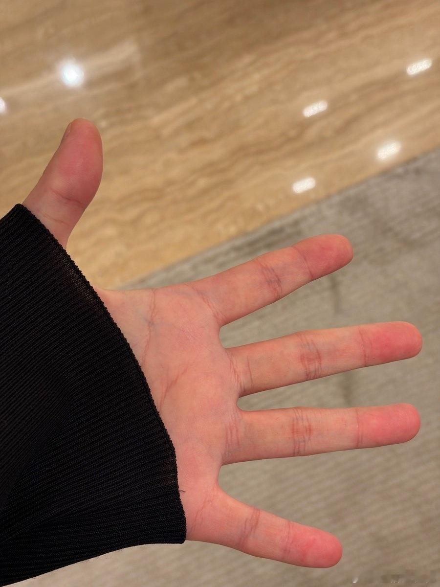 黄仁俊发了泡泡520 ❤️ 