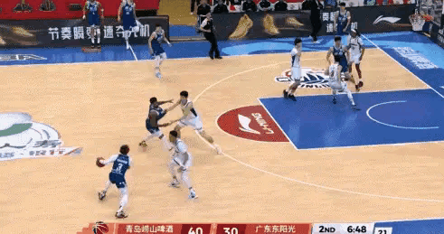 胡明轩拼是够拼的，然而最后的两罚不中，可把我的冷汗全都吓出来了。
就怕墨菲定律出