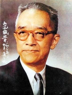 胡适：《红楼梦》毫无价值。
1，
1960年，台湾省的广播公司为播出《红楼梦》，
