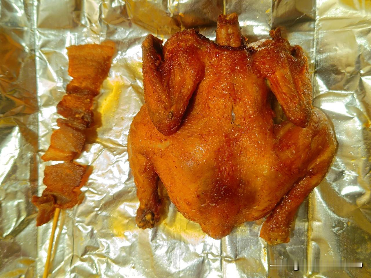 烤鸡少年自爆掺用肉宝王！
诱人的烤鸡就放在面前...
大家说说：吃还是不吃?!