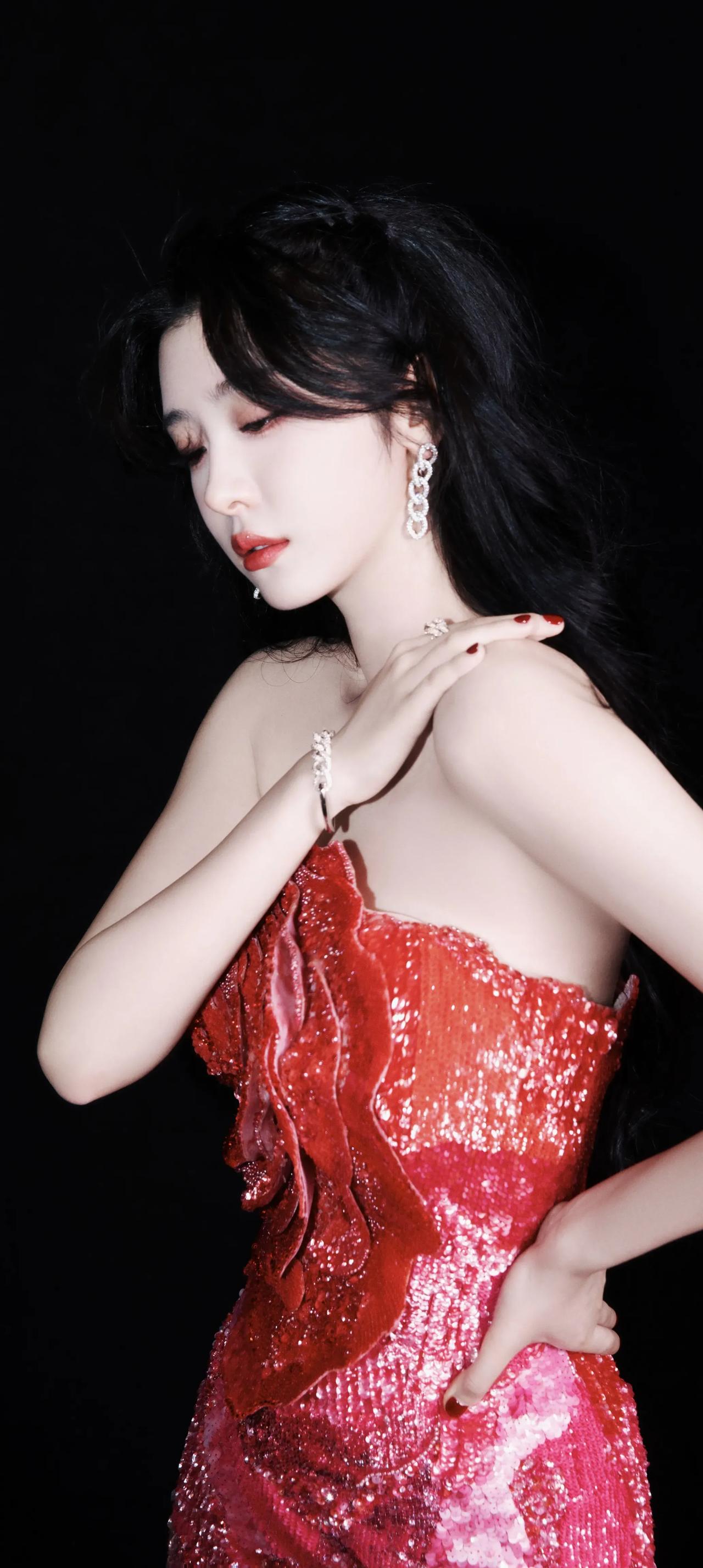 #赵小棠# #高清美女# #惊艳女神# #女明星谁最美#
达人推荐 女主角唇泥