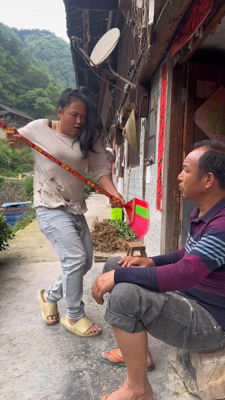 我们的相遇，我们的欢喜，永远记心里。自从和你走到一起，满心都是你。