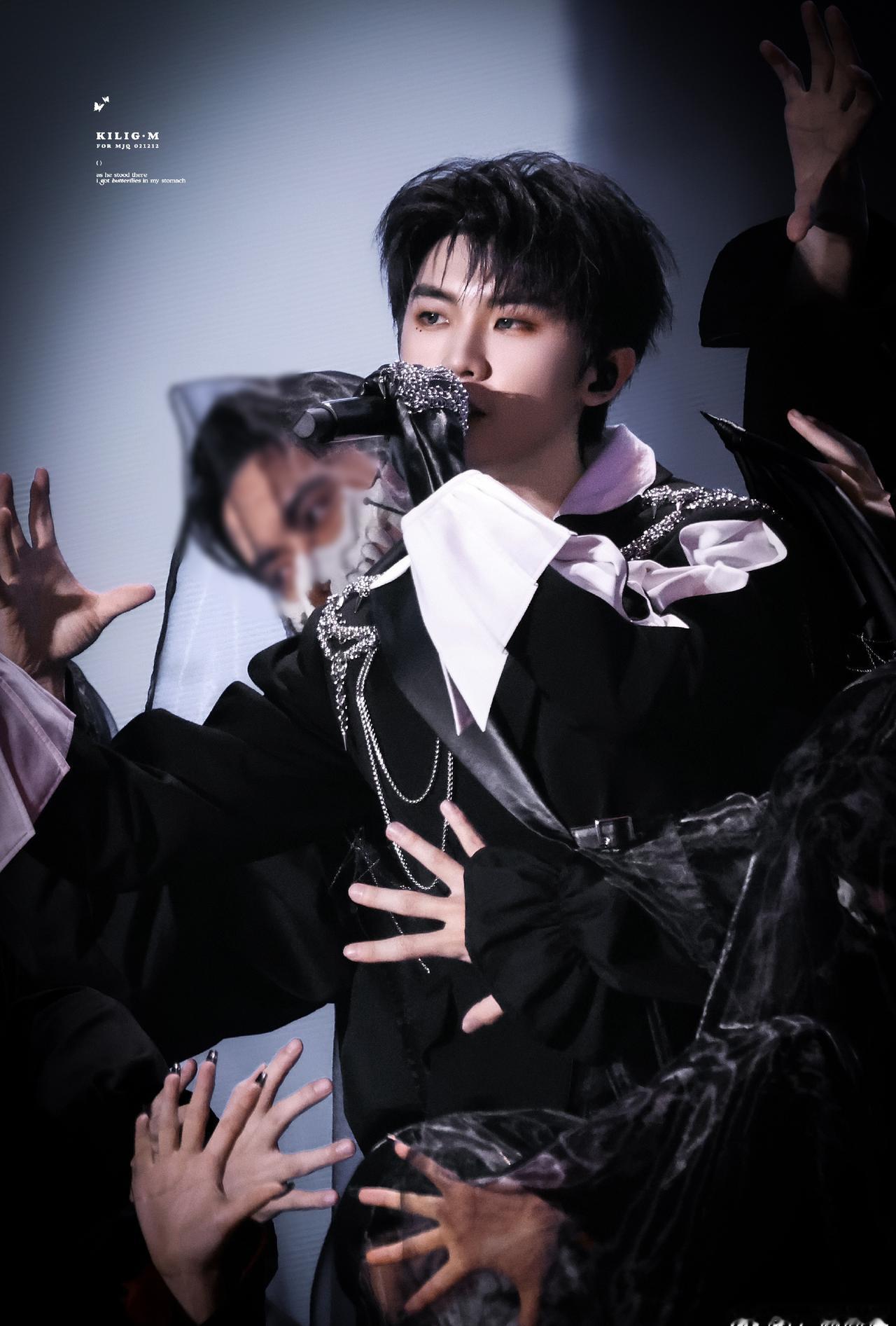 马嘉祺 💜马嘉祺夜访吸血鬼新音舞台 

𝐘𝐨𝐮 𝐰𝐢𝐥𝐥 𝐝?