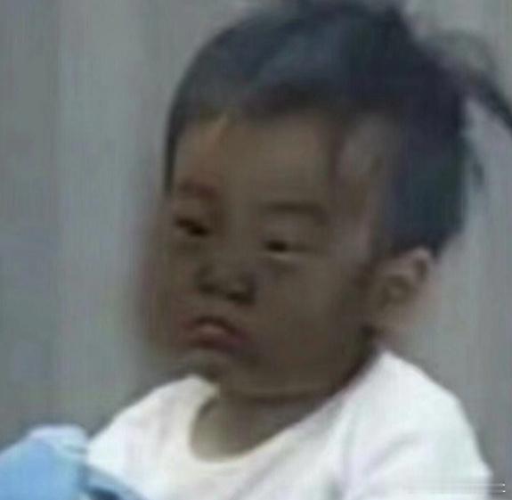 #晓华回复向太#向佐这辈子估计都没见过30块钱的东西…别说剪头了[允悲][允悲]