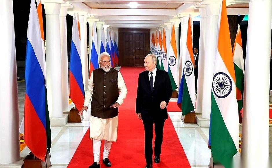 “我们不中立。”
这话从印度总理莫迪嘴里说出来，还是对着普京说的。
啧，这一句话