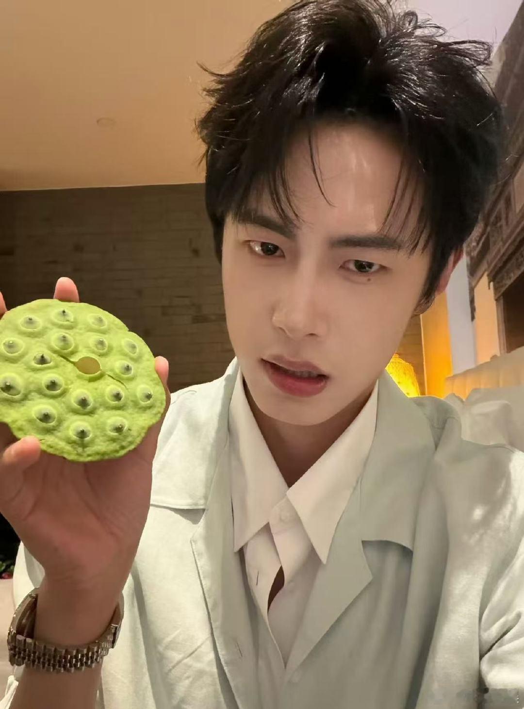 董子凡 俞敬修不可恨的时候还挺可笑俞敬修不只是单纯的反派，被家庭裹挟长大，所有尖