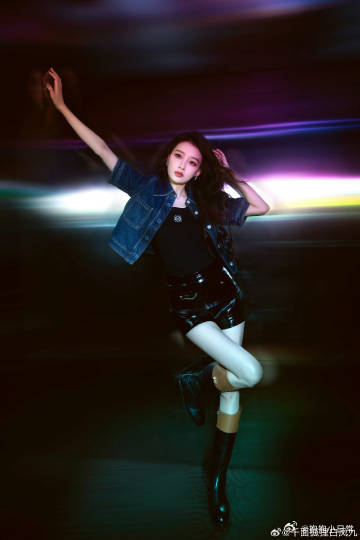 终于等到孙怡上浪姐了 期待已久的孙怡终于登上浪姐，她的每一个动作都充满自信与魅力