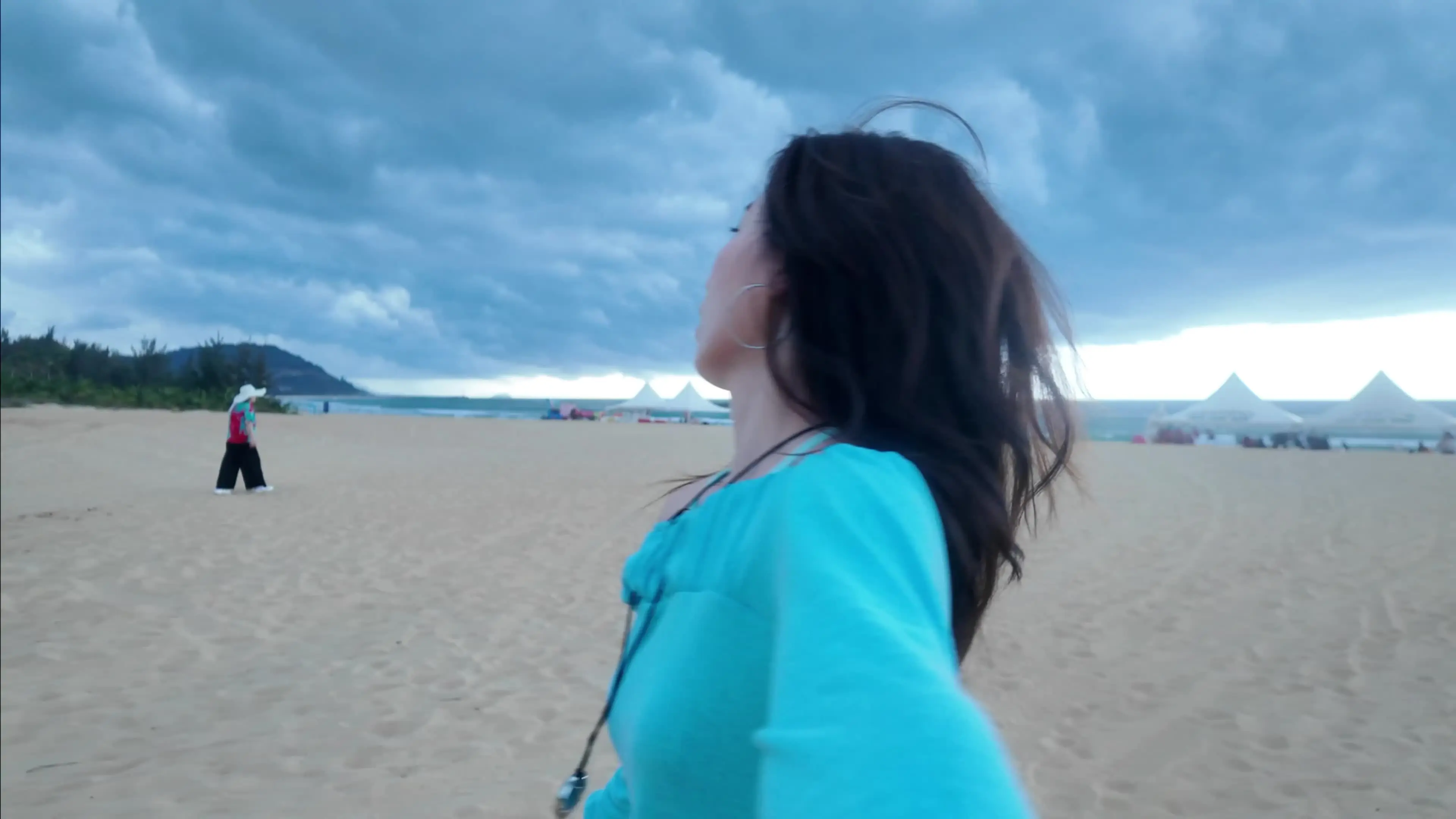 写信告诉我 今天海是什么颜色