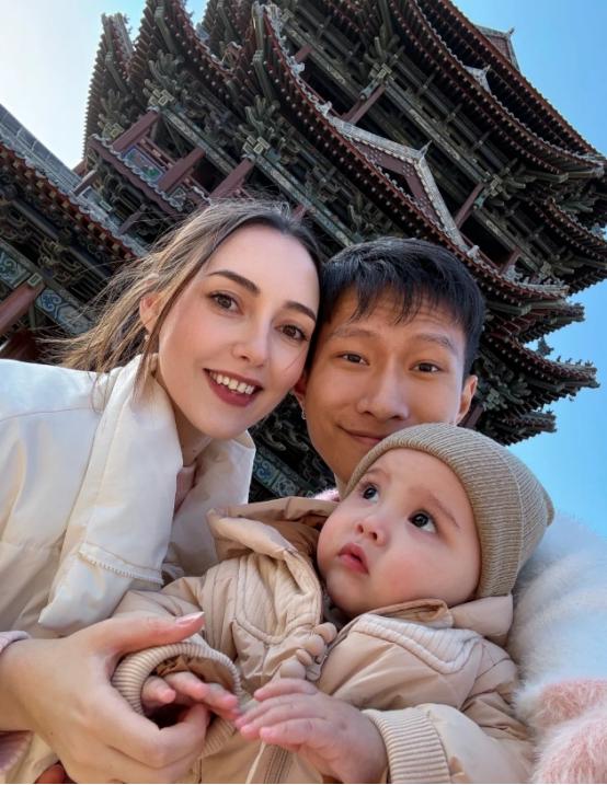 太可惜了！6年前我和乌克兰女子卡佳在成都结识，后来就结了婚，前天，老丈人坐8小时