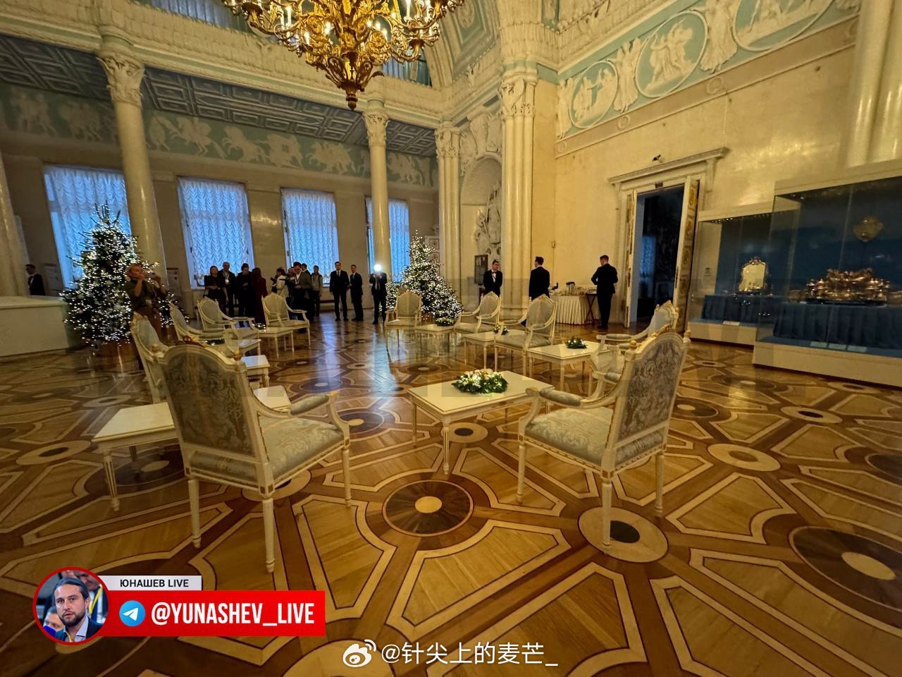 普京在回答现场听众提问时，回忆起此前他与（）在“候场室”的那次会面。这个说法引得