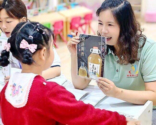 房县校园 房县幼儿园：乡韵润童心 欢乐庆六一校园房县十堰爆料 房县新闻网讯 通讯