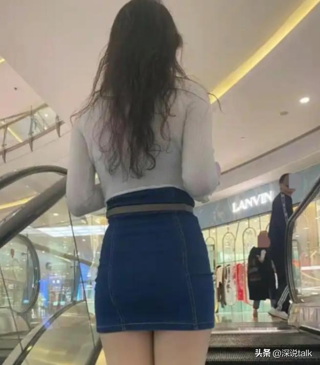 “不是谁伤谁有理！”2024年四川内江，7旬老太在饭店里当众掀一名女子的短裙，后