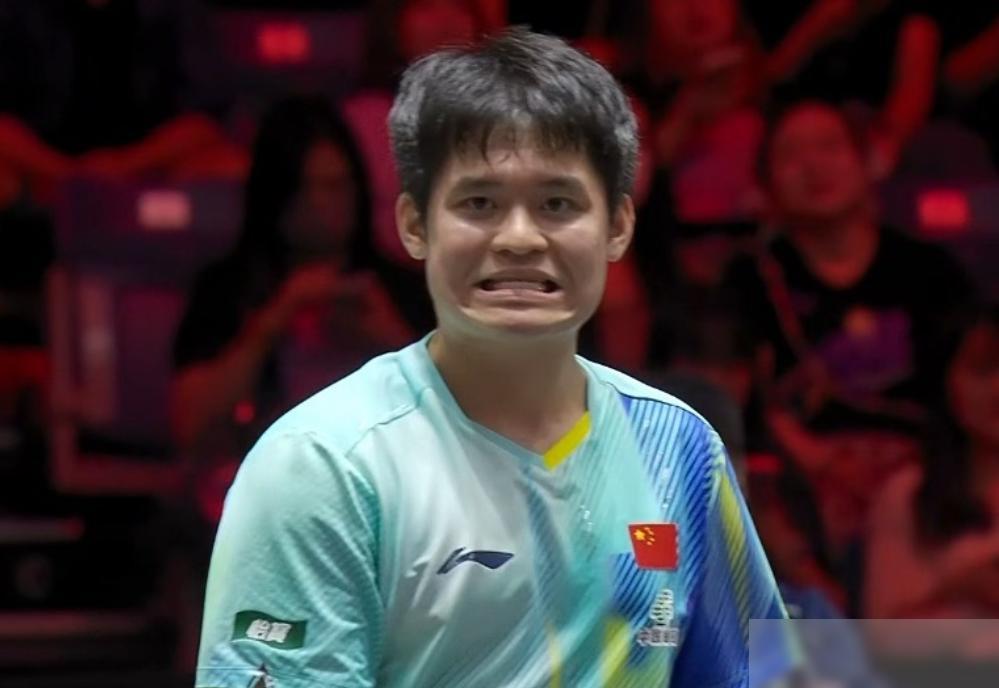 林诗栋2-3爆大冷出局！WTT国乒遭遇滑铁卢，温瑞博2-3同样没能守住关键分。说