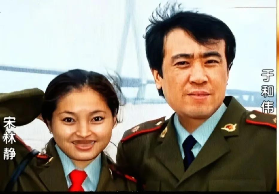 岁月从不败风骨,温柔自带气场，于和伟的帅,是沉淀的魅力感。
演技好心灵美不靠颜值