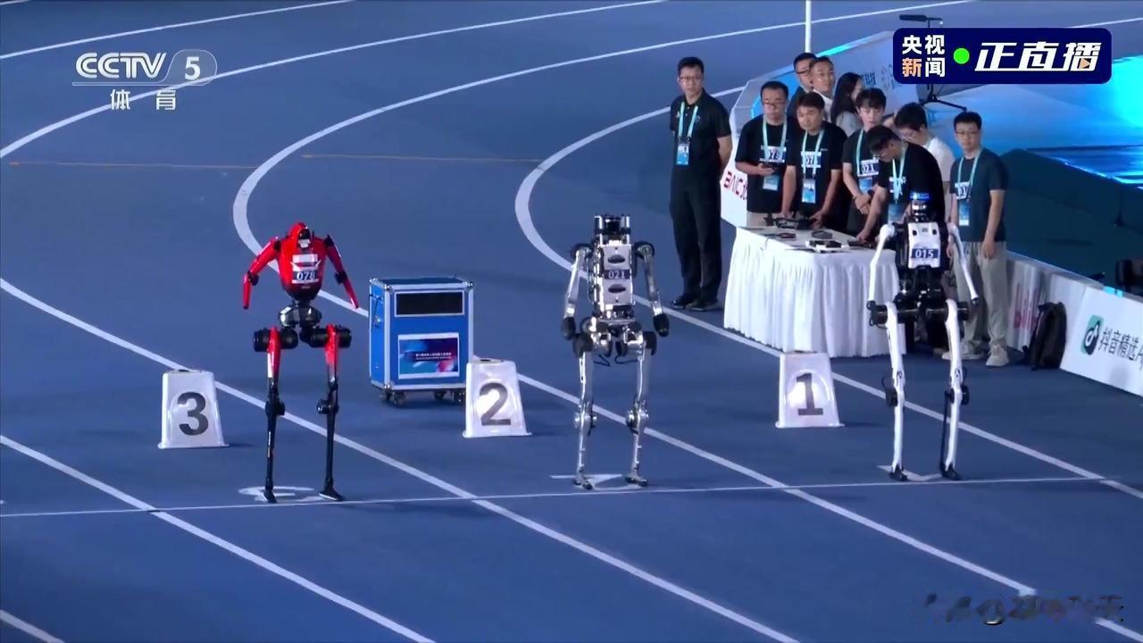 9秒39中国速度不是苏炳添
8月22日，第二届世界人形机器人运动会在北京拉开帷幕