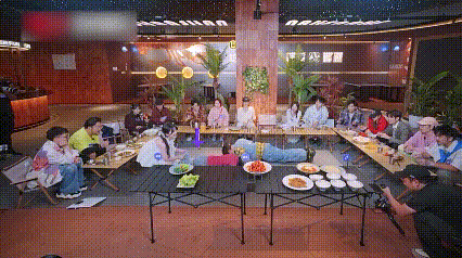谢可寅高瀚宇体力battle 这是什么神仙对决！美食赛秒变体能竞技场，谢可寅单手