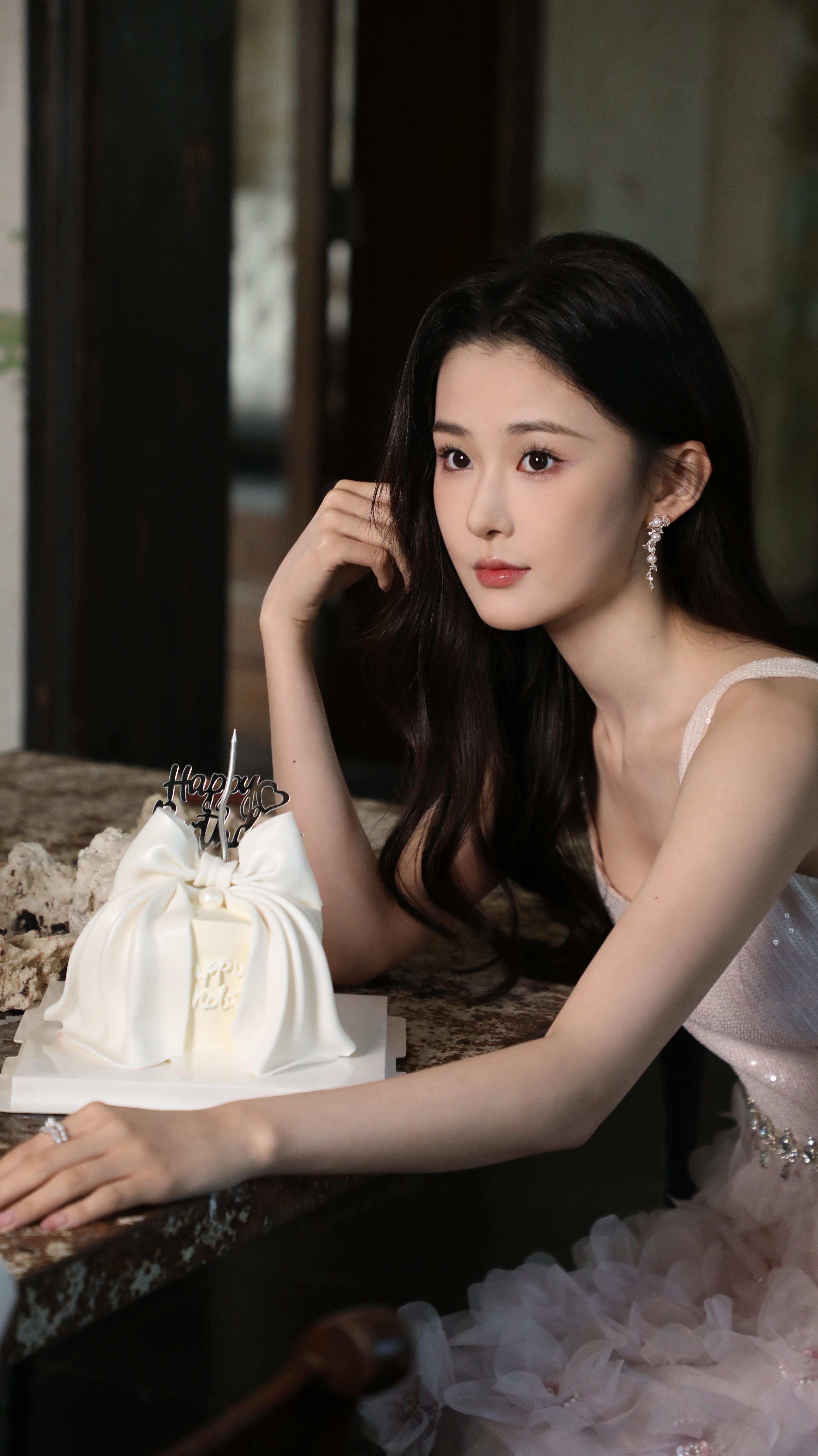 25 请继续赤诚勇敢，灿烂发光✨ 亦点日常 明星生日汇 ​​​