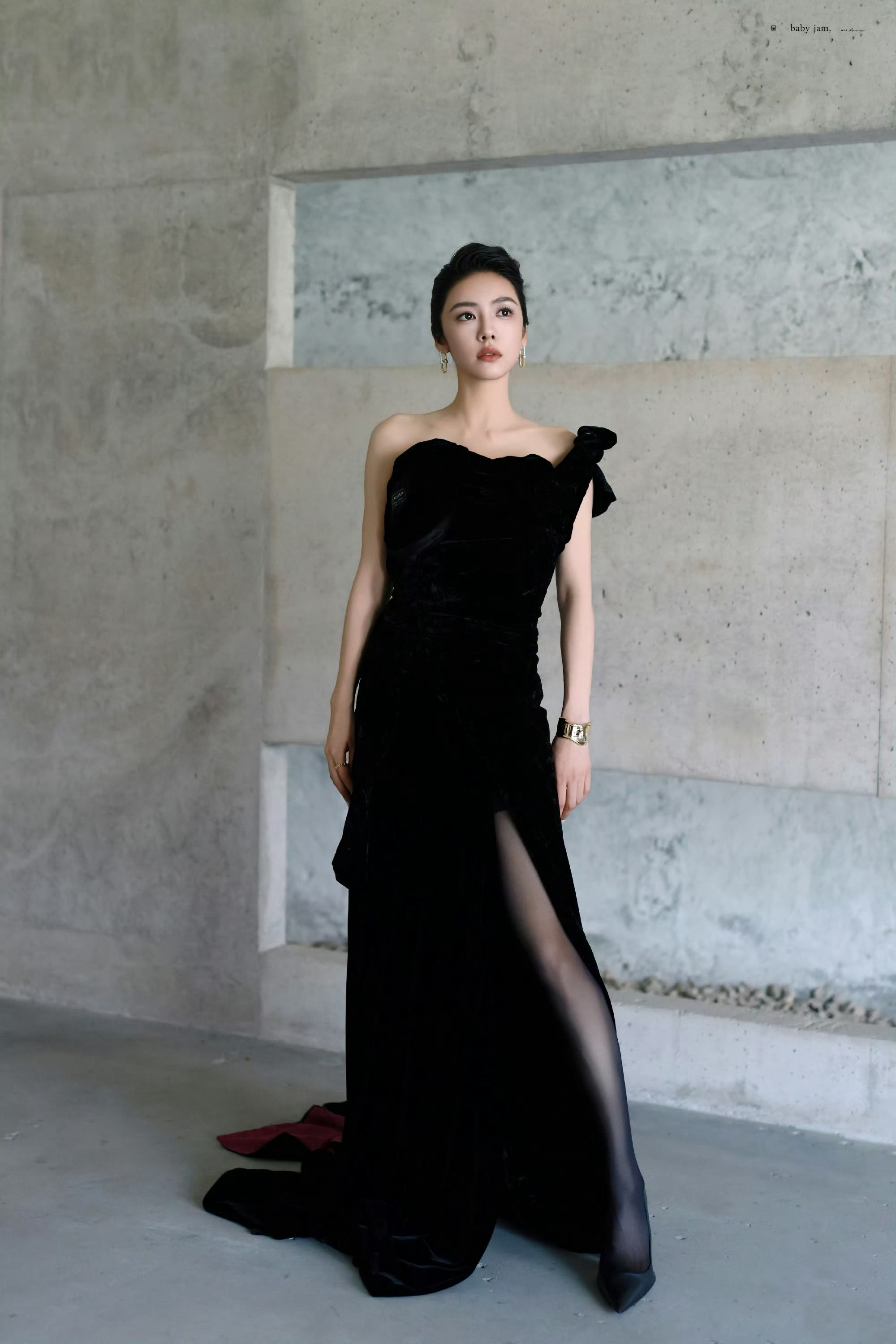 蔡文静✖️精致盘发·黑色礼服丝袜穿搭[期待] ​​​