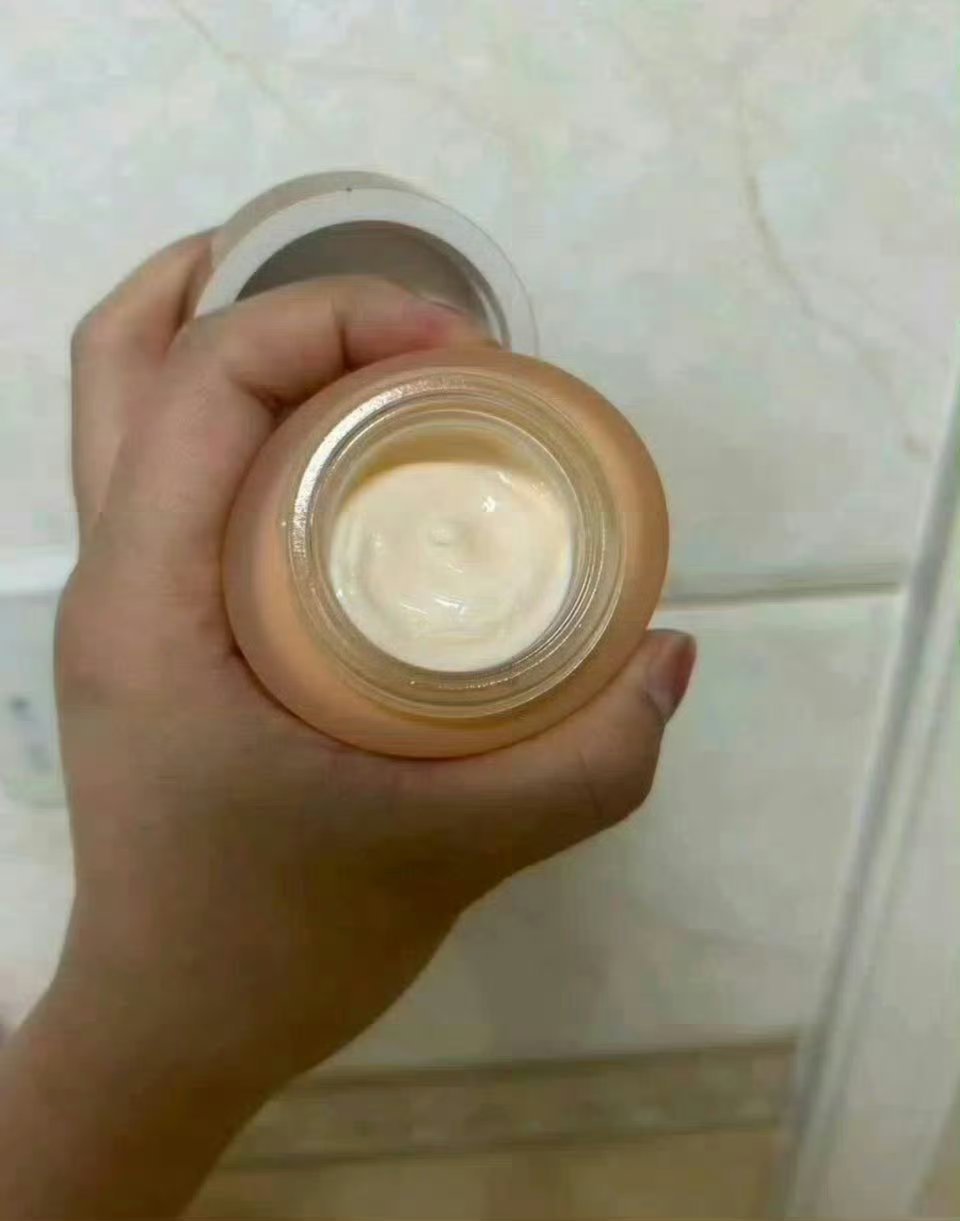 兴趣创作计划美妆篇🌸 熬夜党逆袭！娇韵诗这套“抗老组合”让我素颜敢怼脸拍 作为