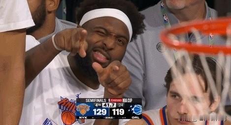 故技重施，却没考虑对手变了！
上一场马刺队主教练让文班亚马替补出场，打了雷霆队一