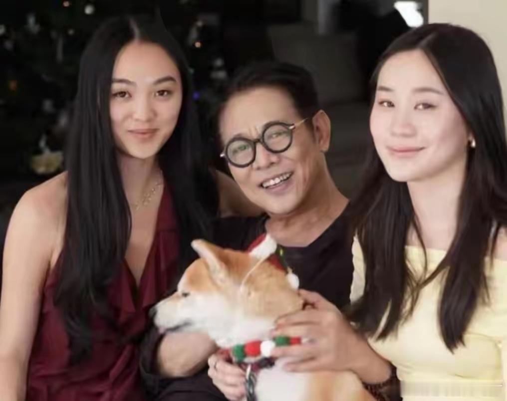 李连杰人品咋样我不评价但有一点他做的确实好那就是他很爱他的女儿跟利智的两个女儿出