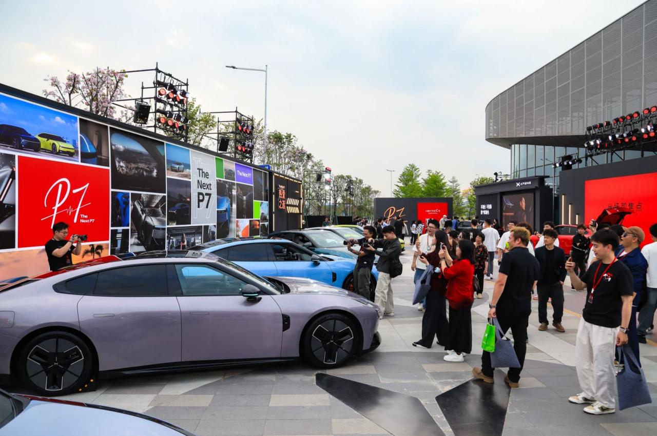 罗永浩都夸“比专业司机开得好”，小鹏P7的第二代VLA有多强呢？
 
3月18日