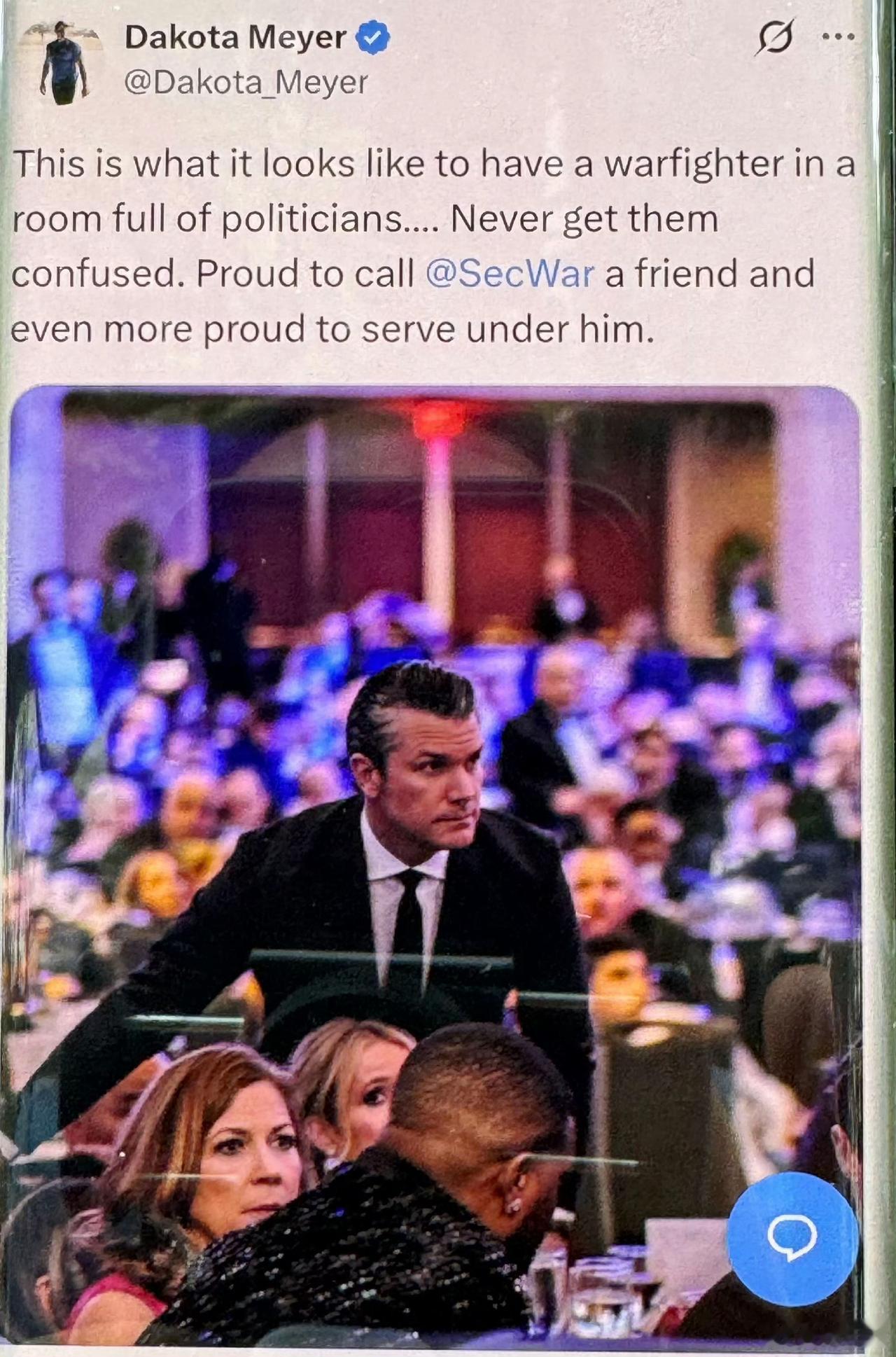 海排长迎来了人生高光时刻，得到了很多美国人的追捧：在一片慌乱中，国防部长的反应格