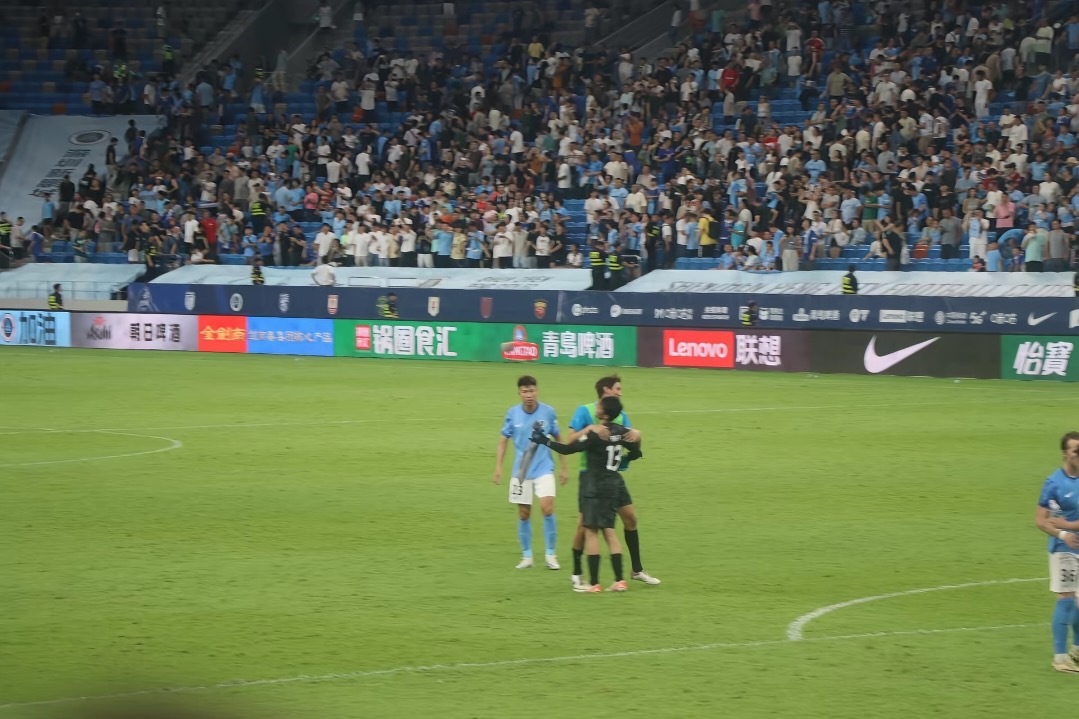 请各位都来吃一口我们新/鹏/城的双门将😋🤲这个ggb完全是一只大金毛来的 