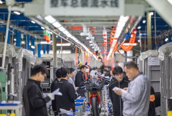 美国的阴谋彻底藏不住了！台海南海全是幌子，真正目标，是中国最厉害的那张王牌！这两