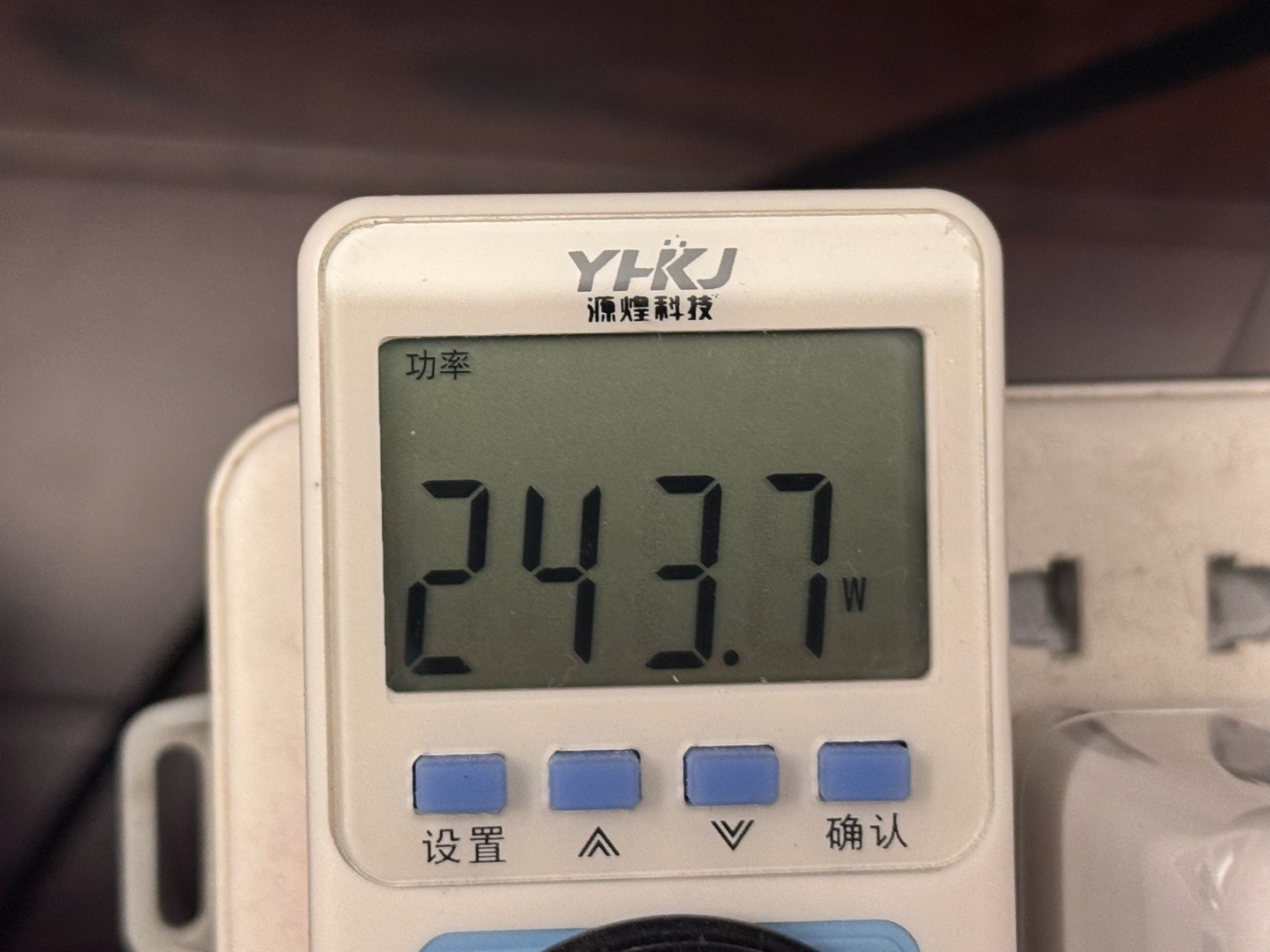 差点忘了我还有台积灰的 AMD PC（似乎半年都没开机了），于是我把它清了清灰，