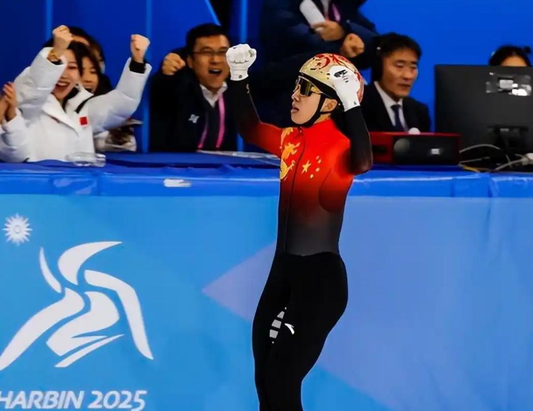 一个外国运动员，主动放弃母国国籍，加入中国国籍，并且为中国增光添彩，全身心地融入