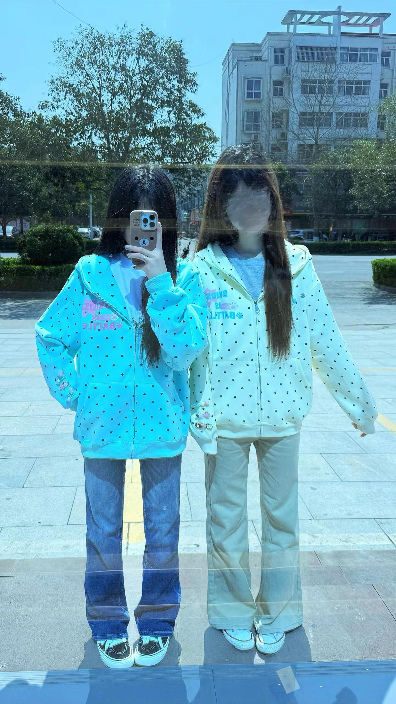 想和我纠缠不清 又舍不得真的爱我文文不乖波点外套 穿搭