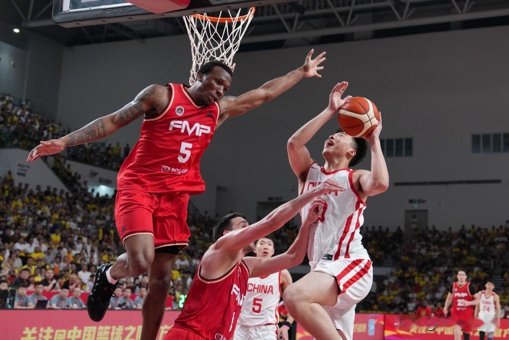 青春男篮逆转取胜！中国82-78险胜塞尔维亚FMP拿下热身开门红
 
6月3日长