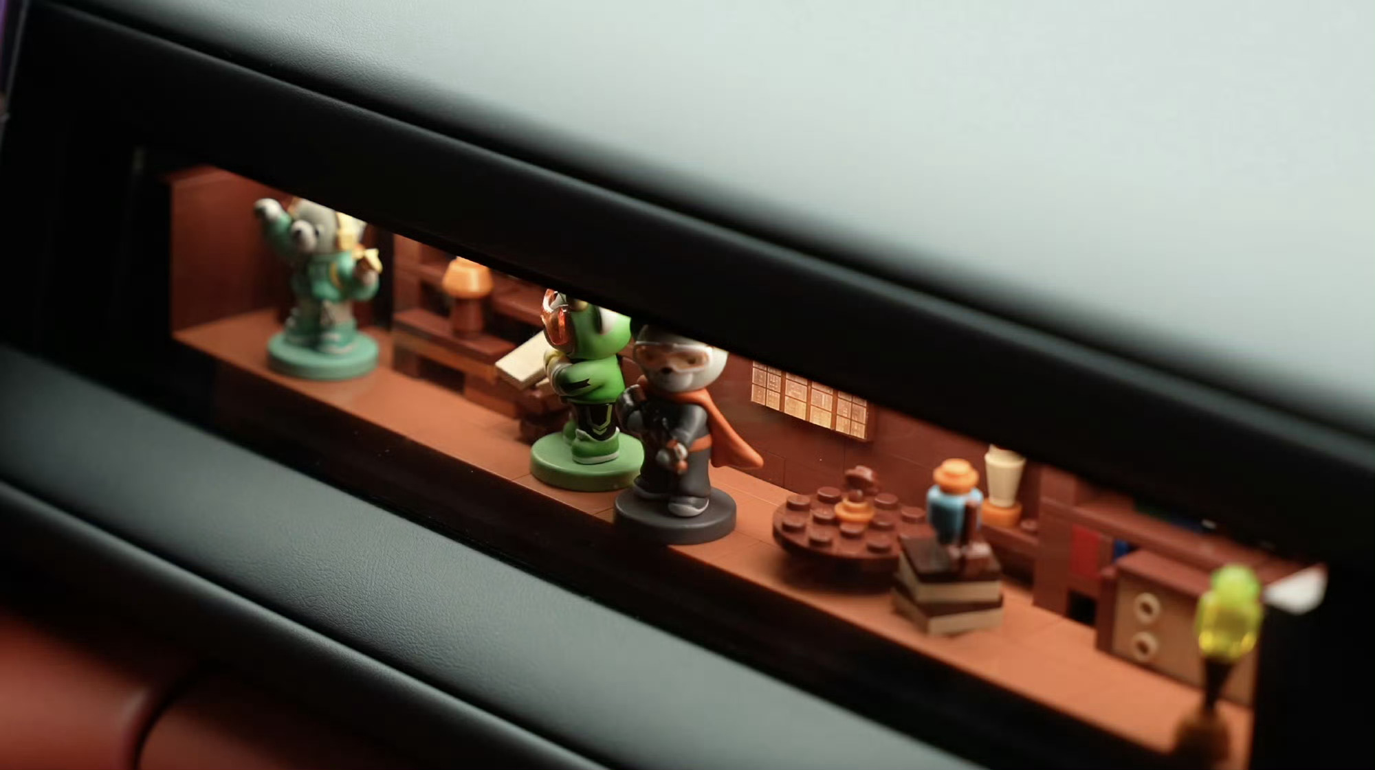 问界M6搭载可DIY副驾灵感橱窗问界M6磁吸生态怎么玩问界M6为车主打造专属车内