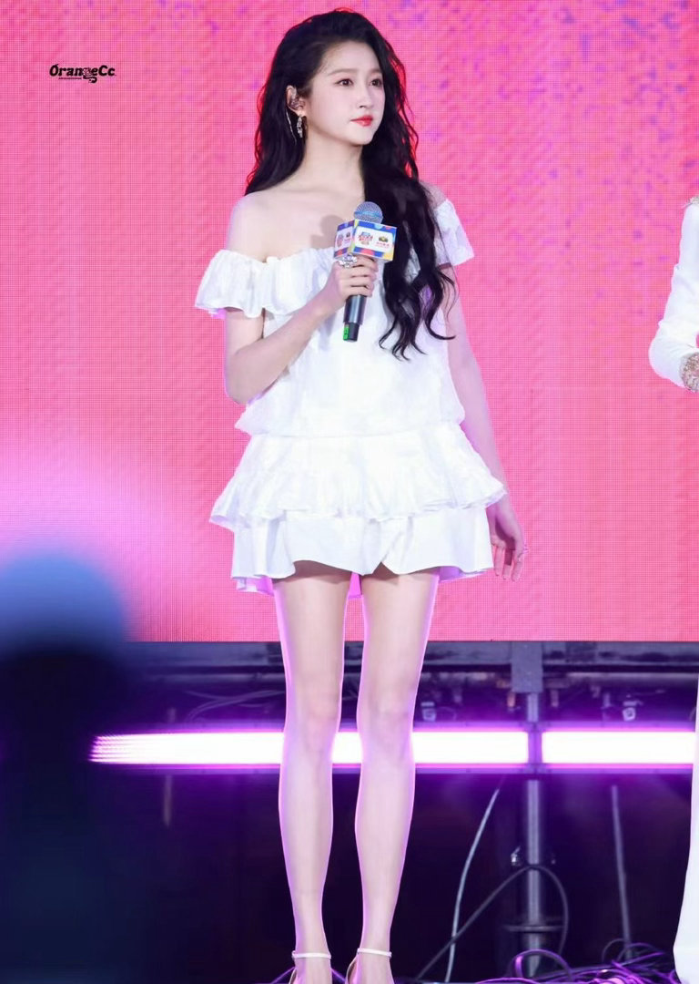 关晓彤迎来最佳赏味期关晓彤脸和身材都精彩 关晓彤迎来最佳赏味期，关晓彤脸和身材都