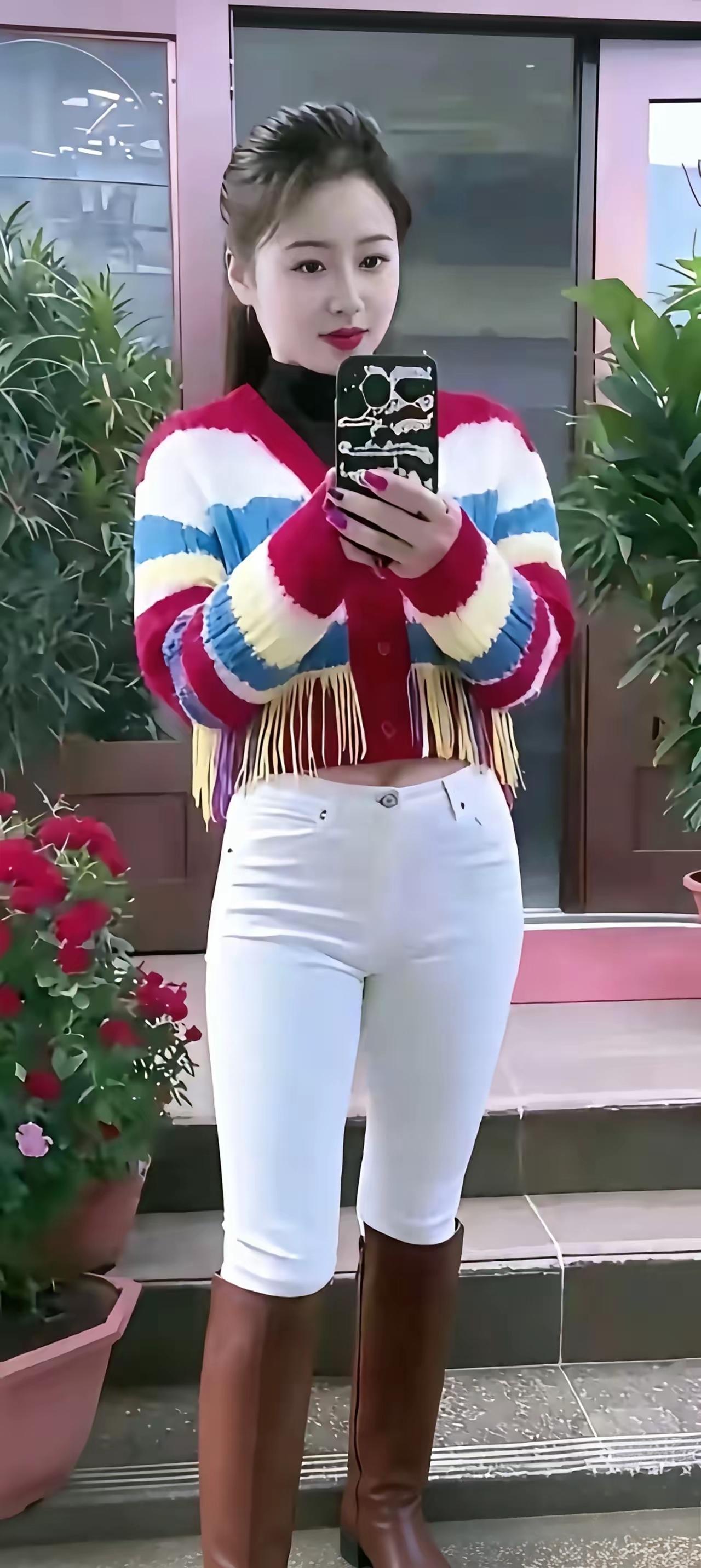女生怎么穿紧身裤才好看