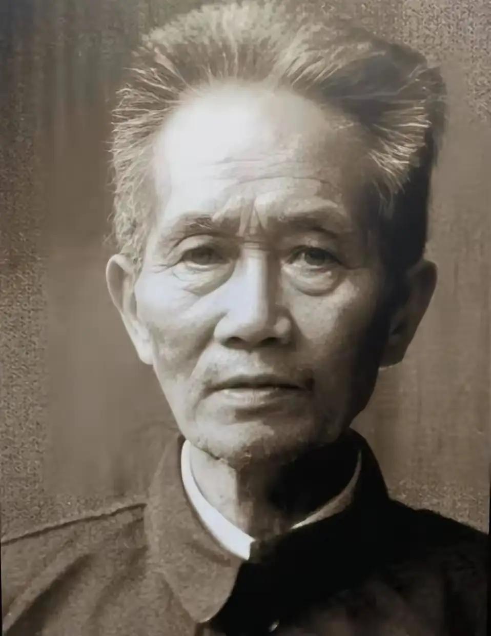 1950年，开国上将杨勇收到一封来信，信中说：“我还活着，能不能给我安排个工作。