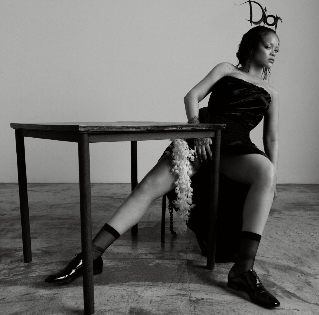 ELLE US September 2026Rihanna 坐镇美版 ELLE 