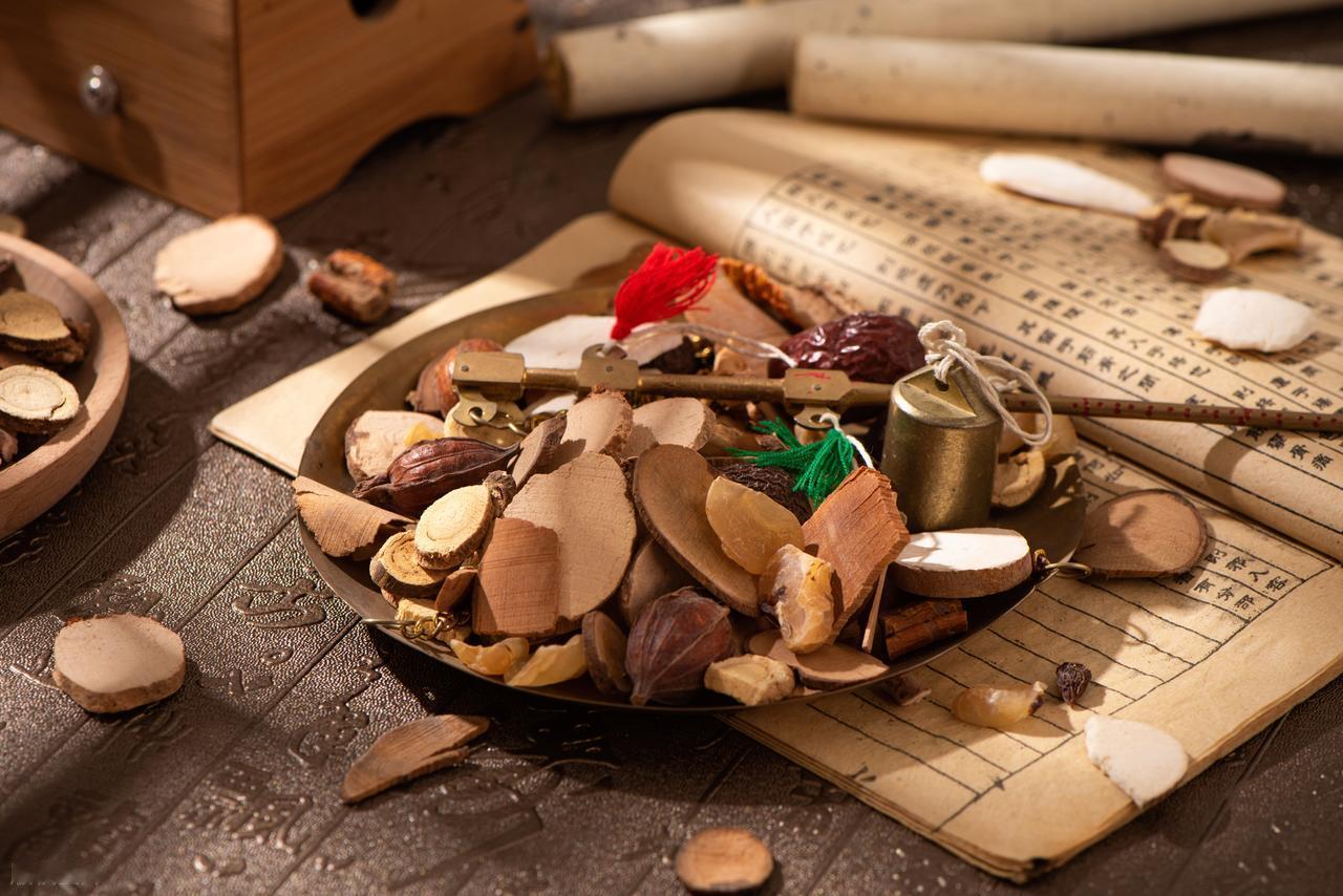 脑梗后遗症调理：滋阴潜阳，通络复元！一味天麻显奇效
 
脑梗之后，若只着眼于活血