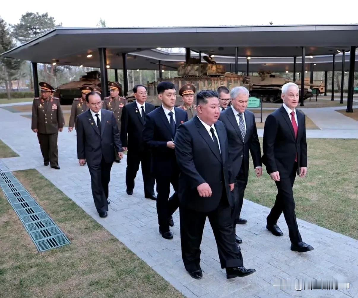 朝鲜将排在中国前面，虽然中俄贸易体量比较大，但是俄朝之间的军事合作以及互相支持不