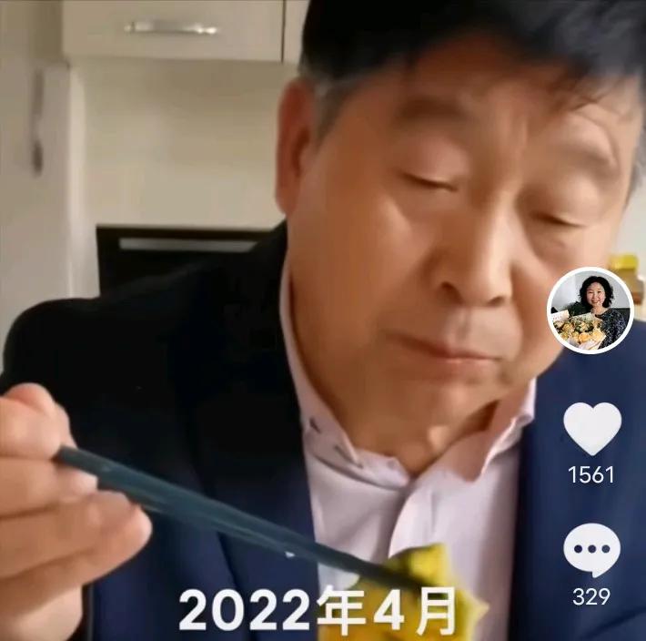 杜大娘突然写起了四年 的回忆录来！
这是对过去四年生活的总结，
还是一种回忆，一