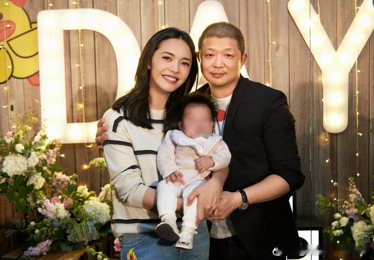 姚晨曹郁官宣离婚这又是多年前就结束婚姻了其实对孩子来说在没有很好的认知之前都是有