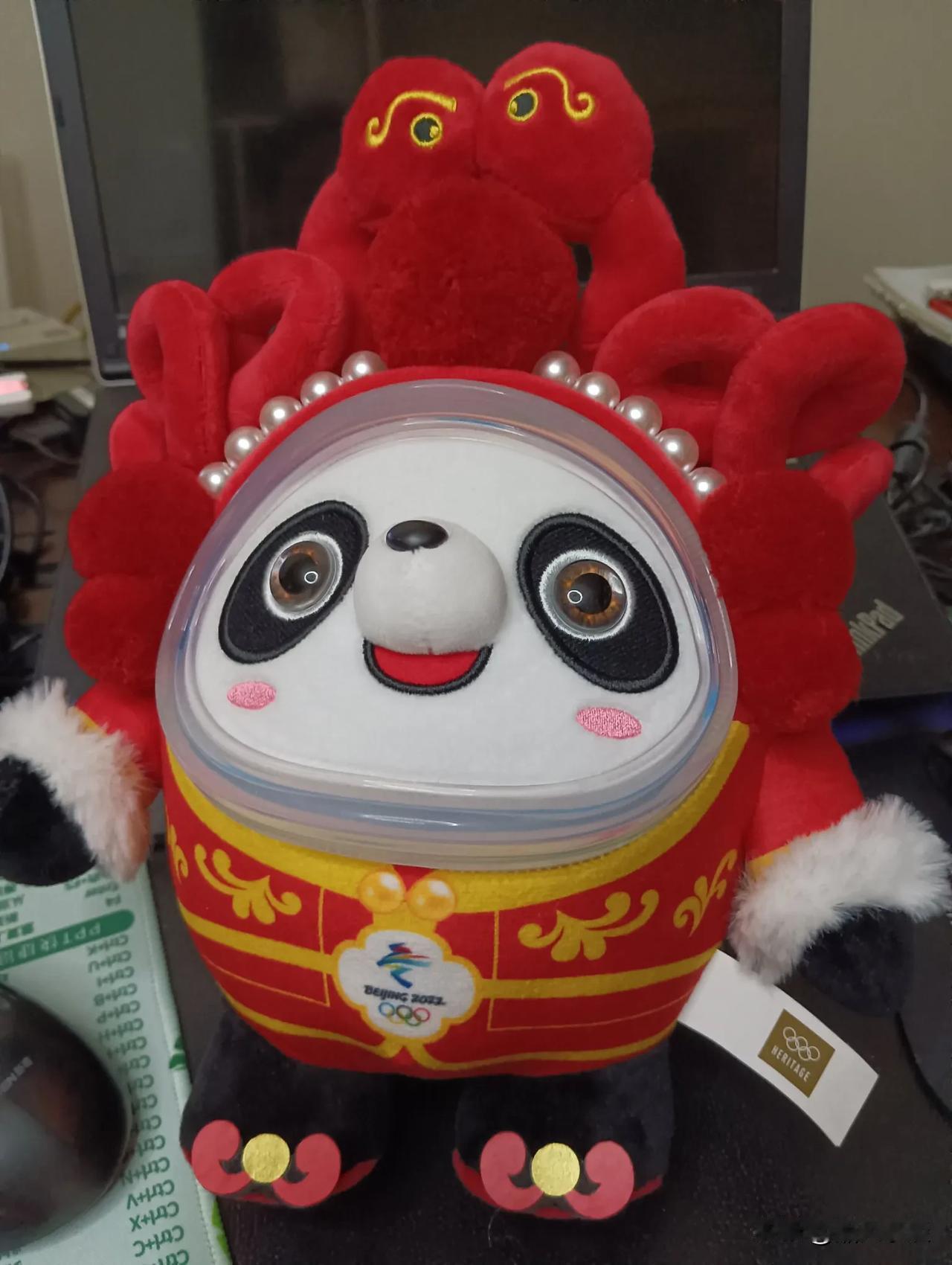 在这路遥马急的人间
总有人在你心里开了许多遍
也总有人在你心里逐渐凋零
而当你内