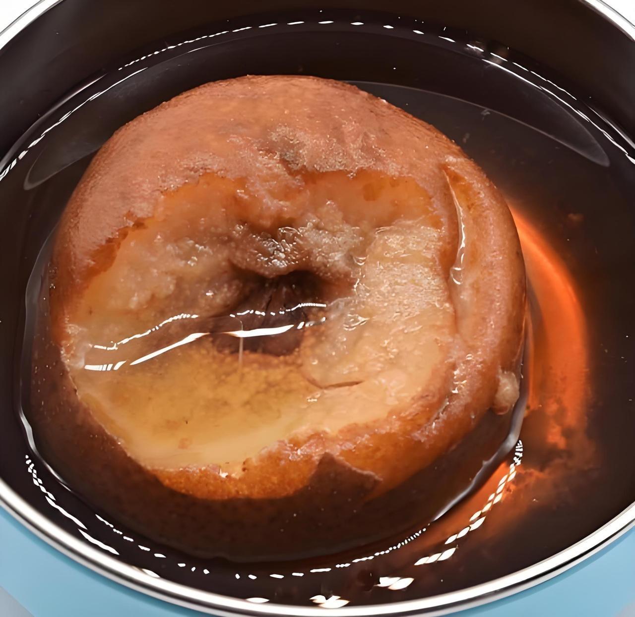 俺是东北长大的，记忆里最暖和的不是暖气片，是俺妈那碗冻梨汤。这话她说了三十年。