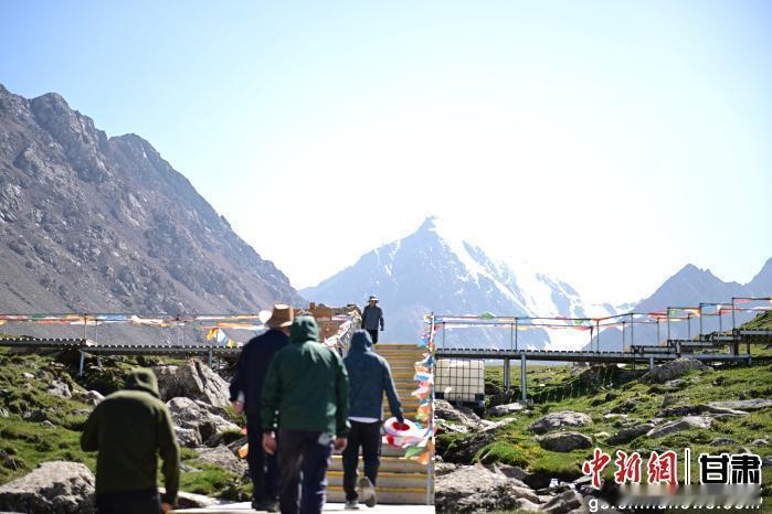 祁连秘境避暑胜地肃南 【小新带你看肃南 ｜巴尔斯小镇的“清凉经济”】7月，当全国