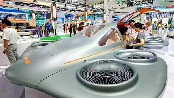 第六届消博会作为“十五五”开局之年我国重大展会首展，也是海南自贸港全岛封关后的首